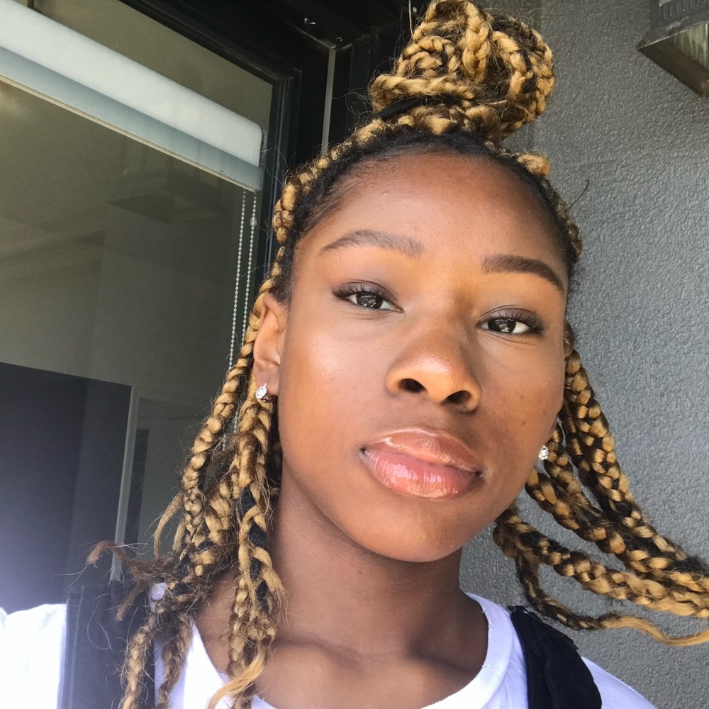 Meet your Posher, Nicole